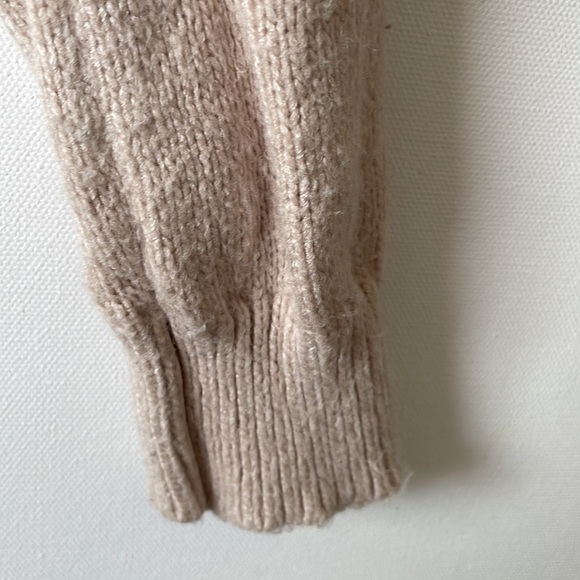 Garage: GUC: Beige-Light Tan Cropped Sweater Top Super Soft. Size XS. - Picture 4 of 5
